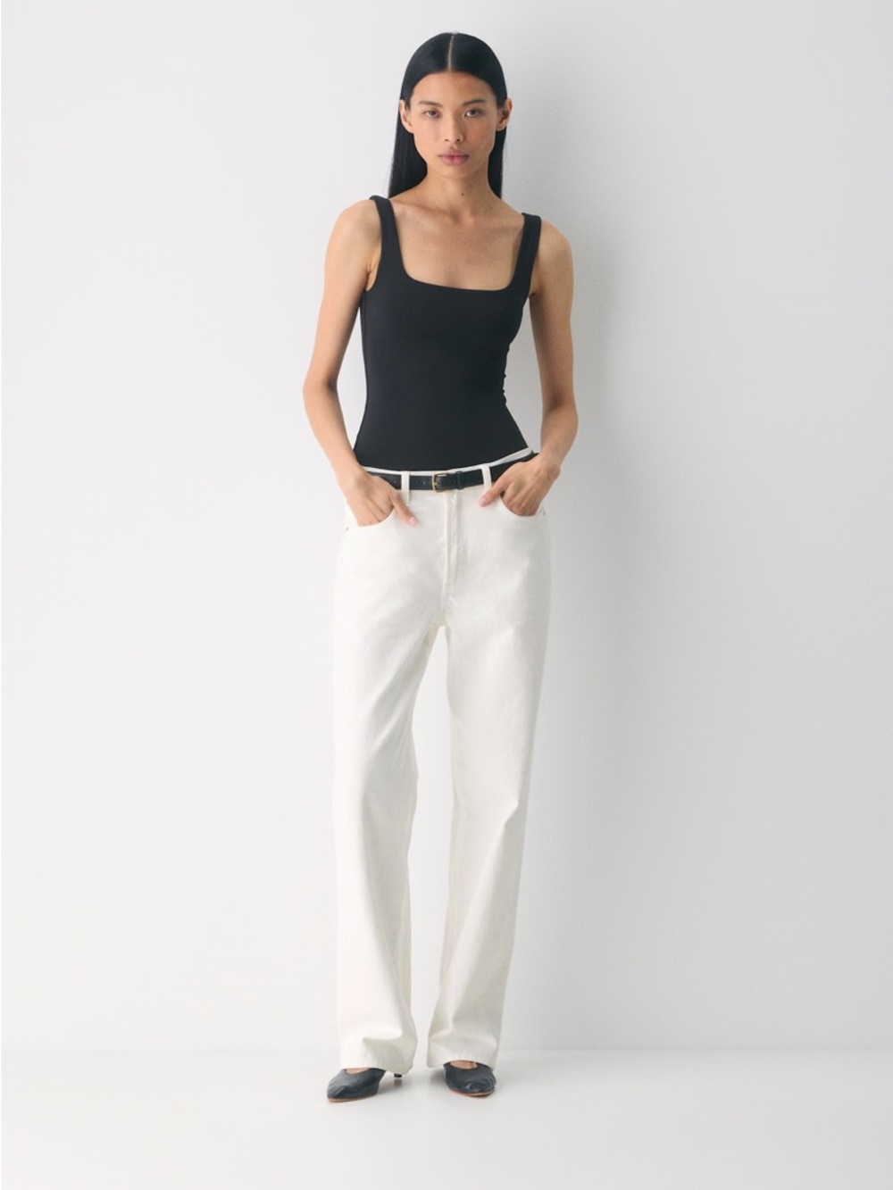 Aritzia squareneck sleeveless bodysuit
